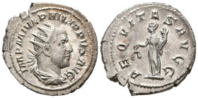 FILIPO I. Antoniniano. (Ar. 3,88g/23mm). 244-247 d.C. Roma. (RIC 27b). Anv: Busto radiado y drapeado de Filipo I a derecha, alrededor leyenda: IMP M I...