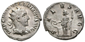 VALERIANO. Antoniniano. (Ar. 3,35g/21mm). 254 d.C. Roma. (RIC 121). Anv: Busto radiado y drapeado de Valeriano I a derecha, alrededor leyenda: IMP C P...