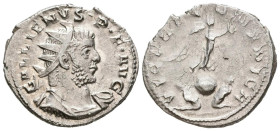 GALIENO. Antoniniano. (Ar. 3,32g/22mm). 257-258 d.C. Roma. (RIC 49). Anv: Busto radiado y con coraza de Galieno a derecha, alrededor leyenda: GALLIENV...