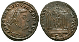 MAJENCIO. Follis. (Ae. 6,69g/26mm). 307-310 d.C. Aquileia. (RIC 121). Anv: Cabeza laureada de Majencio a derecha, alrededor leyenda: IMP C MAXENTIVS P...
