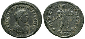 CONSTANTINO II. Follis. (Ae. 2,98g/22mm). 317-318 d.C. Treveri. (RIC 174). Anv: Busto con coraza de Constantino II a derecha, alrededor leyenda: FL CL...