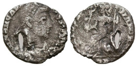 ARCADIO. Silicua. (Ar. 0,89g/14mm). 392-395 d.C. Treveri. (RIC 106b). Anv: Busto diademado y drapeado de Arcadio a derecha, alrededor leyenda: D N ARC...