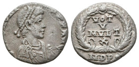 HONORIO. Silicua. (Ar. 1,18g/14mm). 394-402 d.C. Mediolanum. (RIC 1226). Anv: Busto diademado y drapedado de Honorio a derecha, alrededor leyenda: D N...