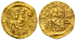ZENO. Semissis. (Au. 2,20g/18mm). 476-491 d.C. Constantinopla. (RIC 931). Anv: Busto diademado, drapeado y con coraza de Zeno a derecha, alrededor ley...