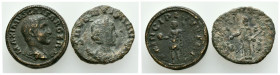 Conjunto de dos Denarios de bronce de los emperadores Máximo y Salonina. A EXAMINAR.