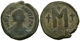 JUSTINIANO I. Follis. (Ae. 15,13g/31mm). 527 d.C. Constantinopla. (Seaby 158). Anv: Busto laureado y drapeado de Justiniano I a derecha, alrededor ley...