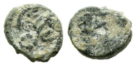 VISIGODOS. Nummus. (Ae. 0,55g/8mm). Siglo IV a.C. Anv: Victoria avanzando a izquierda. Rev: ¿Monograma?. MBC.
