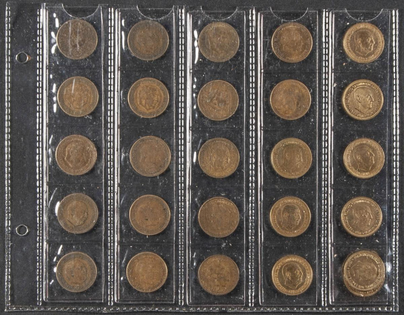 ESTADO ESPAÑOL (1936-1975). Interesante conjunto de 26 monedas de 1 Peseta acuña...