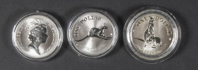 AUSTRALIA. Conjunto de 3 Onzas de plata pura (1 Dollar) con el Canguro como motivo decorativo. 1993, 1994 y 1996. Isabel II. PROOF. Incluyen cápsulas....