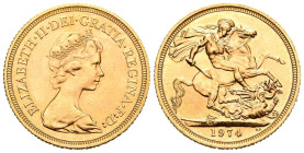 GRAN BRETAÑA. 1 Soberano (Au. 7,99g/22mm). 1974. Isabel II. (Km#919). Grabador: Benedetto Pistrucci (BP). SC-. Ligerísmas marquitas.
