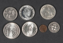 ITALIA. Magnífico conjunto formado por 7 monedas acuñadas entre finales del siglo XIX y 1981 en diferentes módulos, materiales, incluyendo la plata, y...