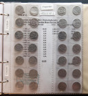 ITALIA. Precioso conjunto de más de 300 monedas acuñadas entre 1946 y 2001 y dispuestas en 2 álbumes Pardo en perfecto estado. Valores comprendidos en...
