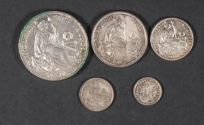 PERÚ. Conjunto de 5 monedas de plata de 1 Sol y divisores (1/2, 1/5 de Sol, 1 Di...