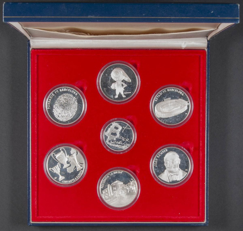 ESPAÑA. Estuche compuesto por 7 medallas de plata conmemorativas del Centenario ...