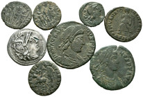 IMPERIO ROMANO. Bonito conjunto formado por 8 monedas romanas, 7 bronces Bajo Imperiales de diversos módulos y emperadores y 1 denario republicano. Di...