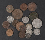 ESPAÑA. Interesante conjunto formado por 20 monedas en cobre y plata acuñadas entre los reinados de Isabel II y Alfonso XIII. Diferentes módulos, fech...