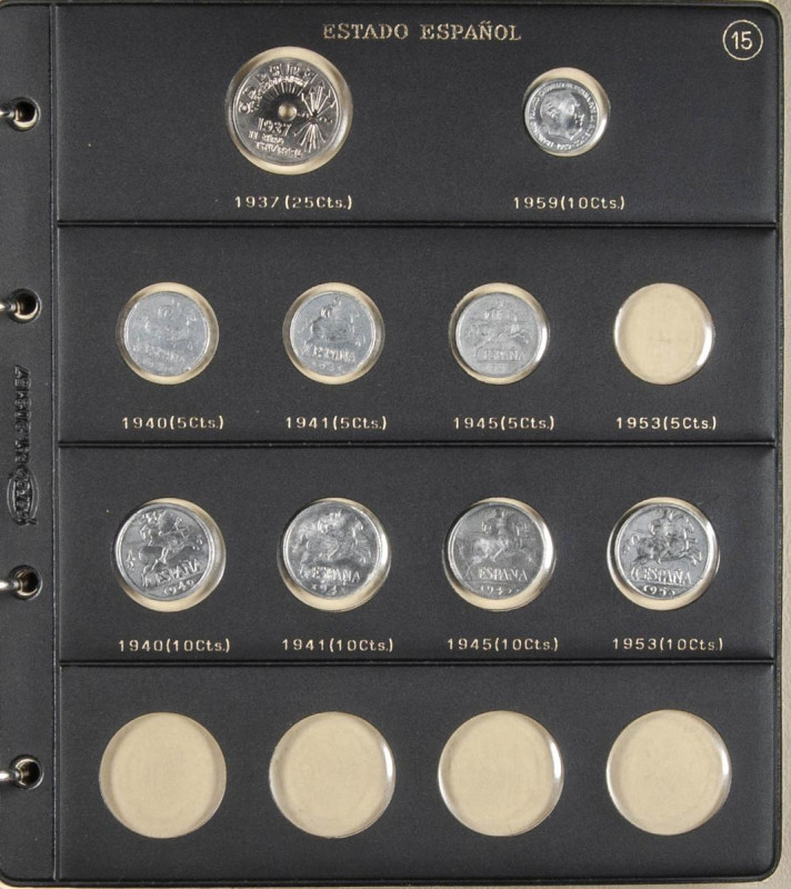 ESTADO ESPAÑOL. Álbum compuesto por decenas de monedas del Estado Español que se...