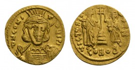 Byzantinisch/byzantin Constantinus IV, Heraclius & Tiberius. 668-680. Solidus. Helmeted and armored frontal bust with spear and shield. Rs: step cross...