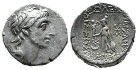 (Silver, 3.87g 16mm)

Cappadocian Kingdom. Ariobarzanes III. Drachm. Año 9 = 44/43 BC.

Anv.: Diademed head of Ariobarzanes right.

Rev.: Athena...