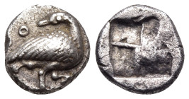 MACEDON. Eion. Circa 480-470 BC. Diobol (Silver, 7 mm, 0.81 g). Goose standing right, head turned back to left; above, annulet or Θ. Rev. Incuse squar...