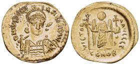 Justinian I, 527-565. Solidus (Gold, 21 mm, 4.15 g, 6 h), Constantinople, 3rd officina (Γ), 527-537. D N IVSTINIANVS P P AVG Helmeted and cuirassed bu...