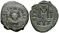 Maurice Tiberius, 582-602. Follis (Bronze, 33 mm, 11.30 g, 6 h), Cyzicus, 2nd officina (B), year 11 = 592-593. D N mARCI TIIbERI Helmeted and cuirasse...