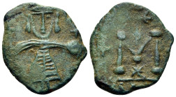 Tiberius III (Apsimar), 698-705. Follis (Bronze, 18 mm, 2.53 g, 6 h), Syracuse, c. 702-705. Crowned figure of Tiberius III, wearing long tunic, standi...