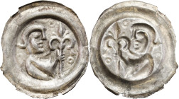 Medieval coins
POLSKA / POLAND / POLEN / SCHLESIEN

Leszek Biały (1202–1227). Brakteat BISKUP - VERY RARE 

Aw.: Półpostać w profilu w prawo, z d...