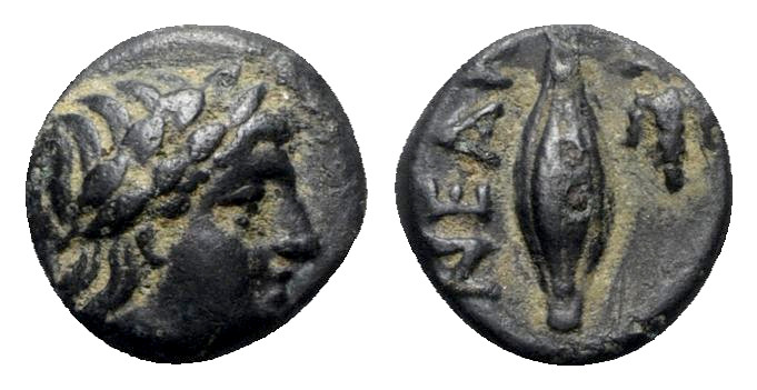 Troas, Neandria, 4th century BC. Æ (9mm, 1.24g, 12h). Laureate head of Apollo r....