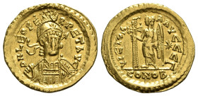 Leo I (457-474). AV Solidus (22mm, 4.44g, 6h). Constantinople, AD 462 or 466. Pearl-diademed, helmeted and cuirassed bust facing slightly r., holding ...
