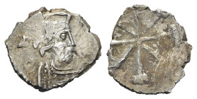Constantine IV Pogonatus (668-685). AR Half Siliqua (14mm, 1.01g). Italian mint. Helmeted, draped and cuirassed bust of Constantinopolis r. R/ Large T...