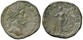 Marco Aurelio (161-180) Sesterzio - Testa laureata a d. - R/ La Vittoria andante a s. - RIC 1289 AE (g 23,41) Bella patina verde
SPL