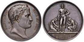 MEDAGLIE NAPOLEONICHE Medaglia 1805 Presa di Vienna - Opus: Droz; Galle - Bramsen 443 AG (g 36,76 - Ø 40 mm) Graffietti sui campi
qFDC