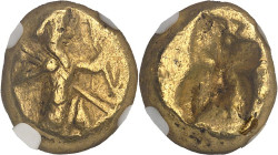 GRÈCE ANTIQUE
Perse, empire achéménide, Darius Ier ou Xerxès Ier (521-486-465). Darique ND (Ve s. av. J.-C.), Sardes.NGC VF 5/5 2/5 edge filing (66337...