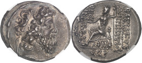GRÈCE ANTIQUE
Syrie, royaume séleucide, Démétrius II (130-125 av. J.-C.). Tétradrachme An 186 (127-126 av. J.-C.), Damas.NGC Ch XF 4/5 4/5 (6631351-01...