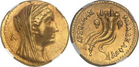 GRÈCE ANTIQUE
Royaume lagide, Ptolémée II (283-246 av. J.-C.). Octodrachme d’or ou mnaieion ND (252-249 av. J.-C.), Alexandrie.NGC AU 5/5 4/5 Fine sty...