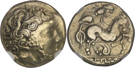 GAULE
Nord-Ouest. Statère d’Or, imitation de Philippe II, à la virgule ND (IIe s. av. J.-C.).NGC XF 4/5 3/5 scuffs (6631349-003).
Av. Tête à droite, l...