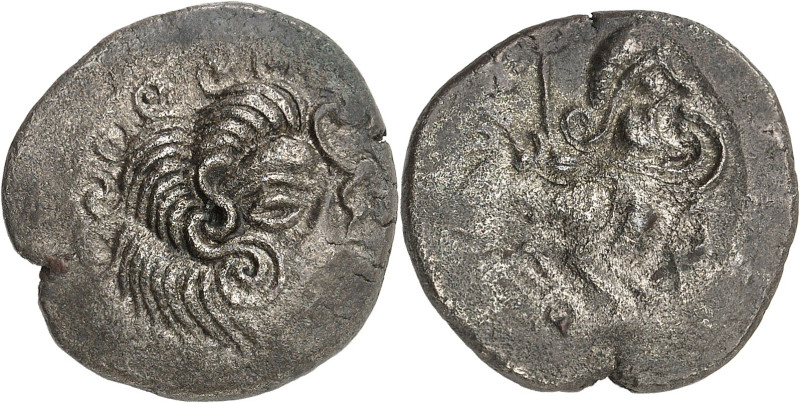 GAULE
Armorique / Coriosolites. Statère à la lyre, Classe IV "au nez en orné", à...