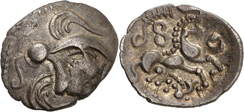 GAULE
Aulerques Éburovices. Lamellaire à la tête de Pallas, var. 1 "à l'hippocam...
