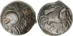 GAULE
Aulerques Éburovices / Parisii. Bronze lourd, classe I "dérivé des types éburovices en or", var. 1 ND (fin de la Guerre des Gaules et période pr...