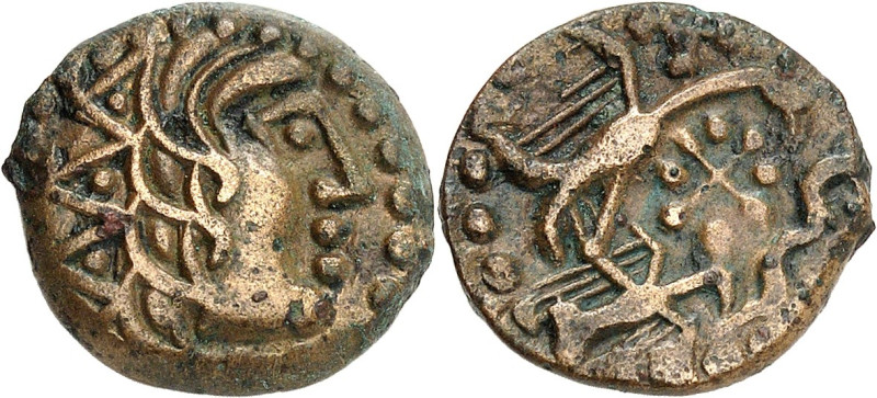 GAULE
Carnutes. Bronze à l'aigle, à l'aiglon et au serpent, classe VI ND (premiè...