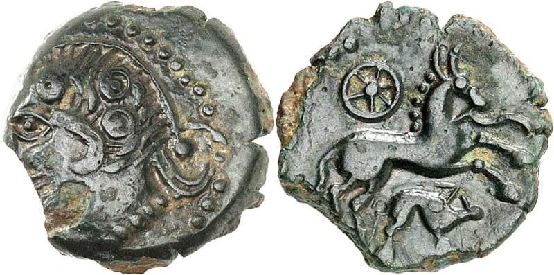 GAULE
Carnutes. Bronze au cheval, au sanglier et la rouelle, CAR 18, Classe 1 ND...