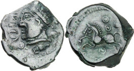 GAULE
Meldes. Bronze ROVECA / POOYIKA, classe 2 à l'amphore sous la base du cou ND (second tiers du Ier siècle avant J.-C. et Guerre des Gaules).
Av. ...