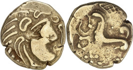 GAULE
Parisii. Statère, classe VII à flan court, var. 2 au triskèle ND (première moitié du Ier siècle avant J.-C.).
Av. Tête stylisée à droite, la che...