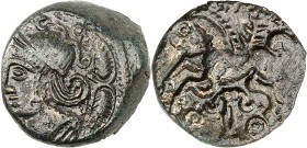 GAULE
Véliocasses. Bronze SVTICCOS, classe III à la tête casquée ND (Guerre des Gaules et IIe moitié du Ier siècle avant J.-C.).
Av. Tête casquée à ga...