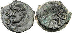 GAULE
Pagus Catuslugi. Bronze VIIRICIVS, Classe II ND (Guerre des Gaules et IIe moitié du Ier siècle avant J.-C.).
Av. Tête à gauche, la chevelure tir...