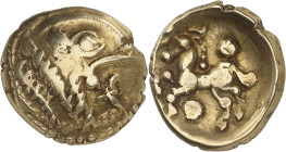 GAULE
Bellovaques. Statère à l'astre, var. 1 au cheval à gauche ND (second tiers du Ier siècle avant J.-C. et Guerre des Gaules).
Av. Tête très stylis...