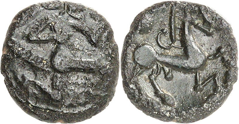 GAULE
Bellovaques. Bronze au personnage courant, Hybride Classe I au cheval / Cl...