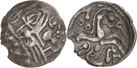 GAULE
Ambiens / Ouest du Belgium. Lamellaire en argent, Classe I à l'hippocampe à droite, var. 2 (très stylisé) ND (Guerre des Gaules et IIe moitié du...