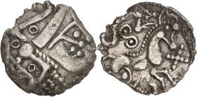 GAULE
Ambiens / Ouest du Belgium. Lamellaire en argent, Classe I à l'hippocampe à gauche, var. 3 (profil géométrique) ND (début du IIe tiers du Ier si...